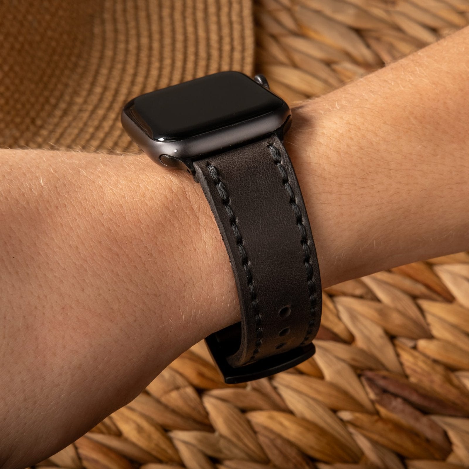 Çift Katlı Deri Apple Watch Kayışı – Antrasit