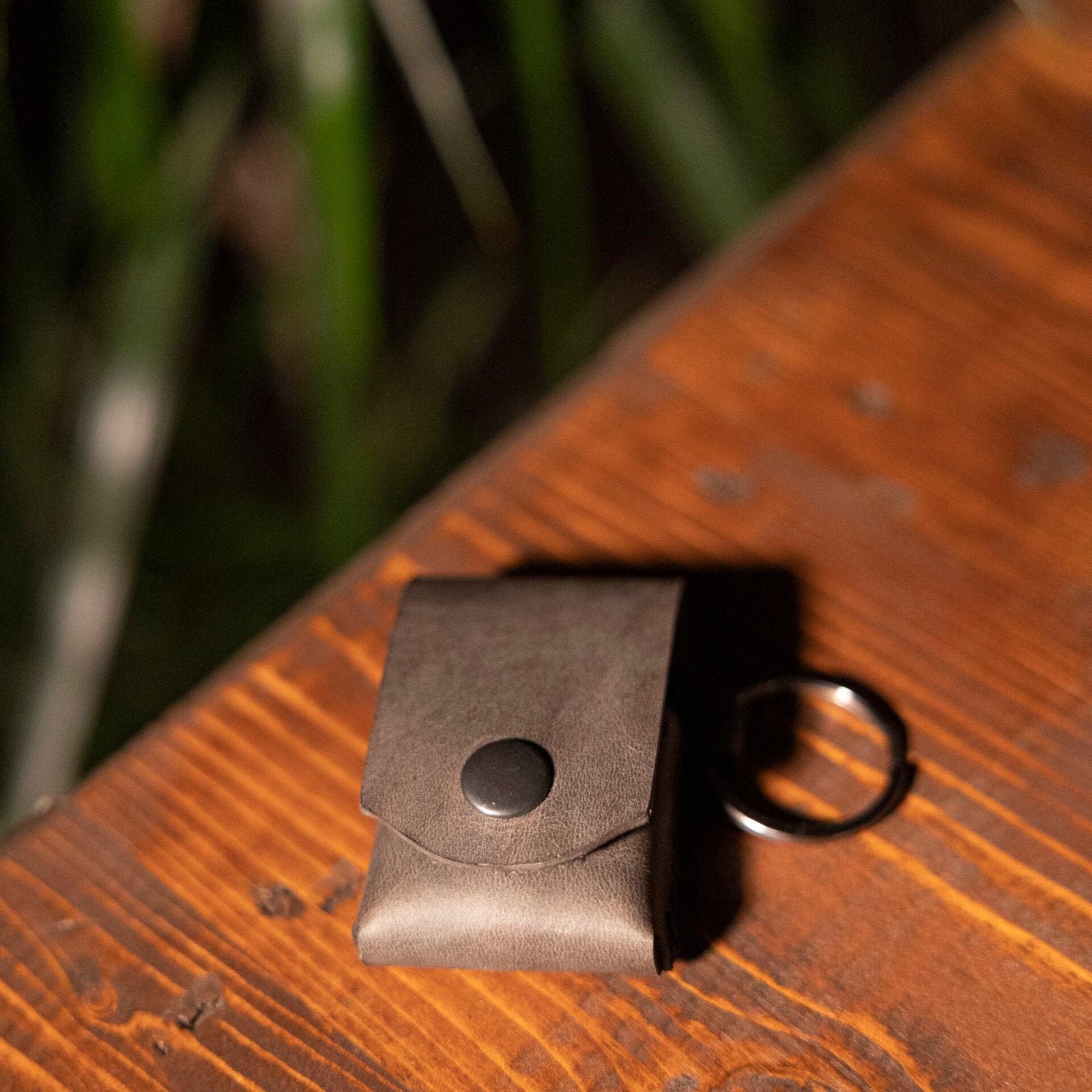 Deri Kılıflı Çakmak (Clip) – Anahtarlık Askılı